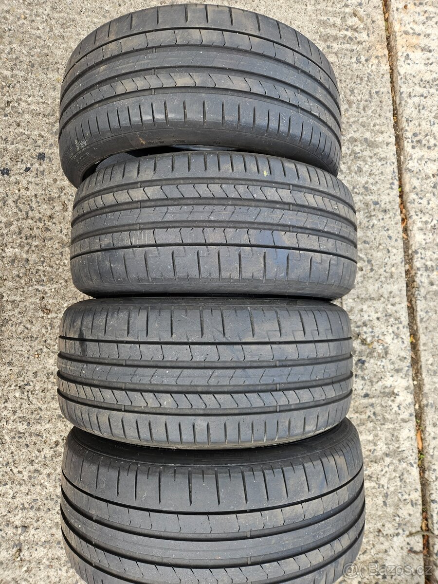 235/35 R20 Pirelli s homologací Tesla