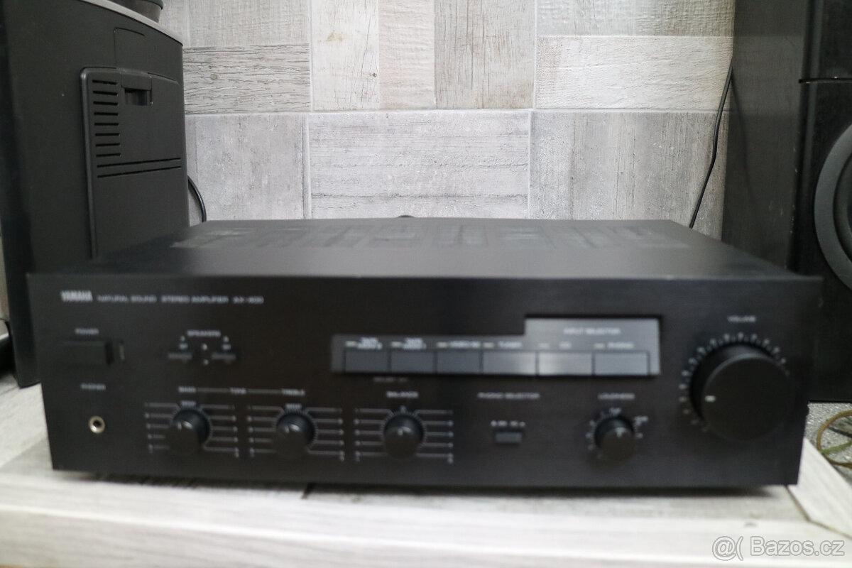 Stereo zesilovač YAMAHA AX-400