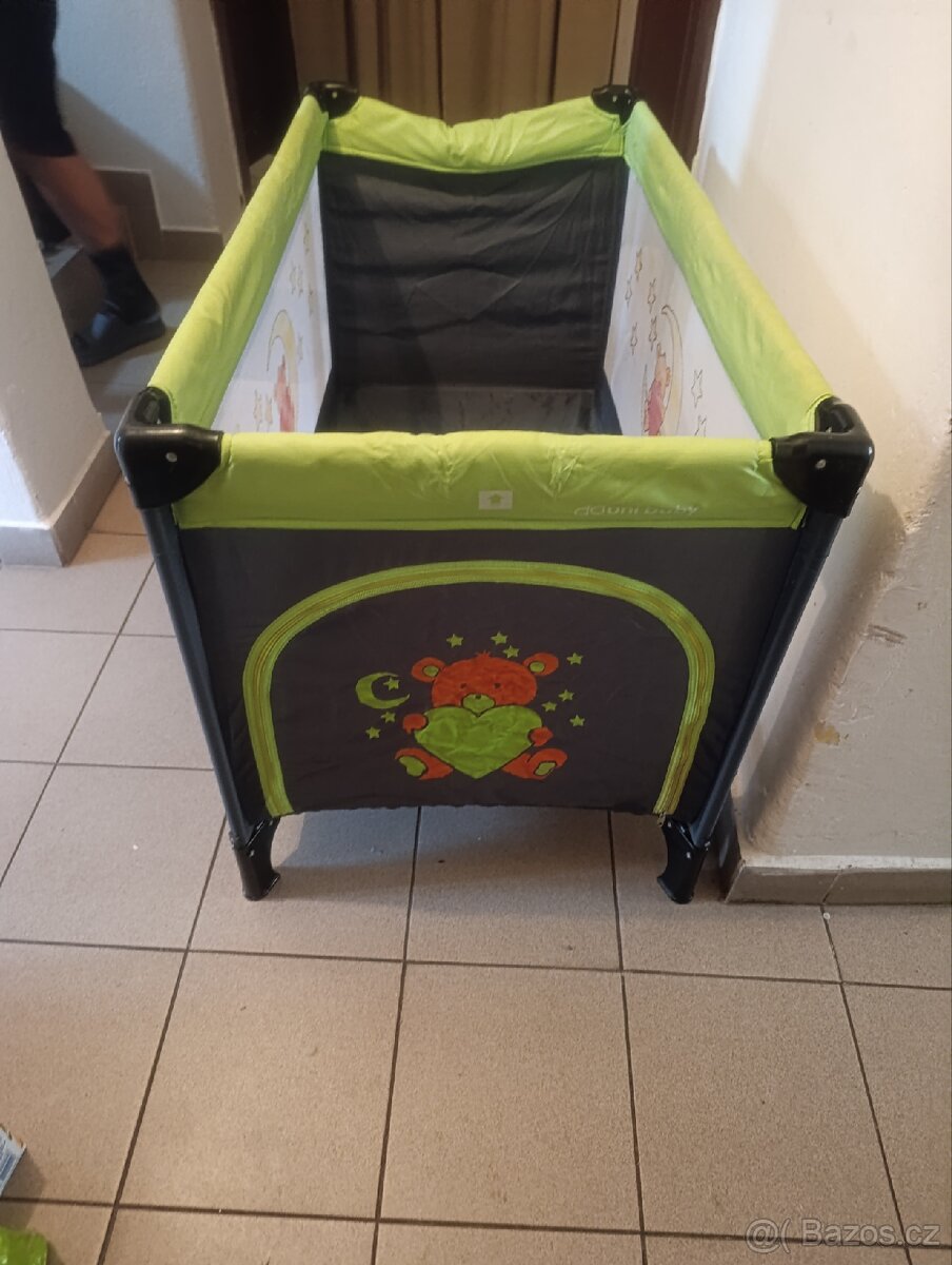 Cestovní postýlka pouze osobně