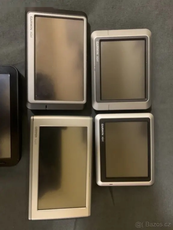 pět krát navigace Garmin nuvi jedná s TV