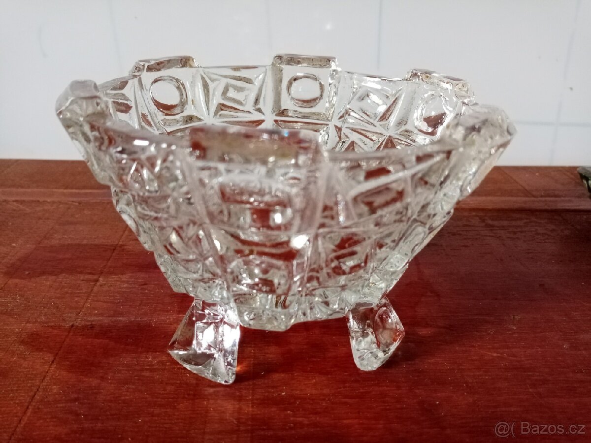 Skleněná lisovaná mísa - art deco