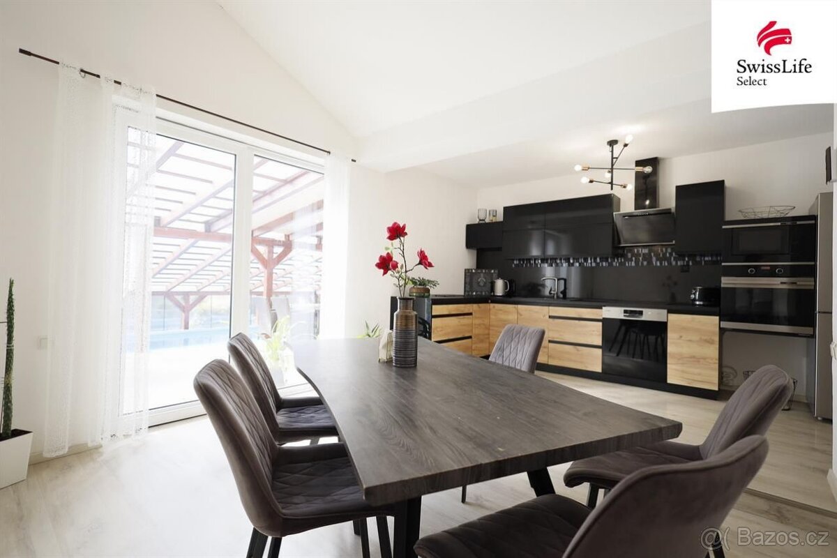 Prodej rodinného domu 186 m2, Vystrkov