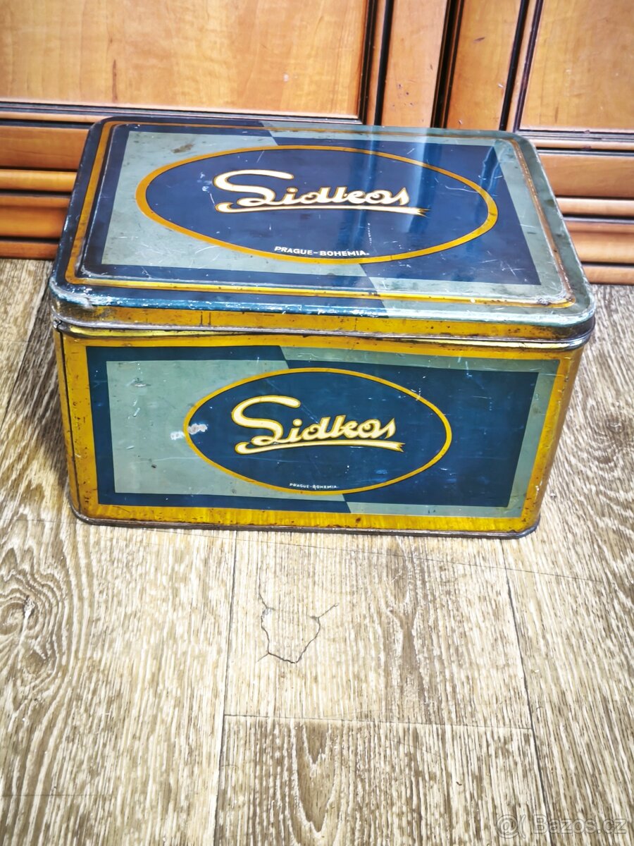 Stará velká, plechová,reklamní krabice.