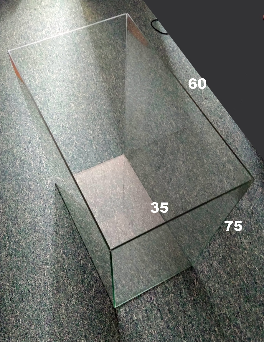 Skleněný kryt/vitrína