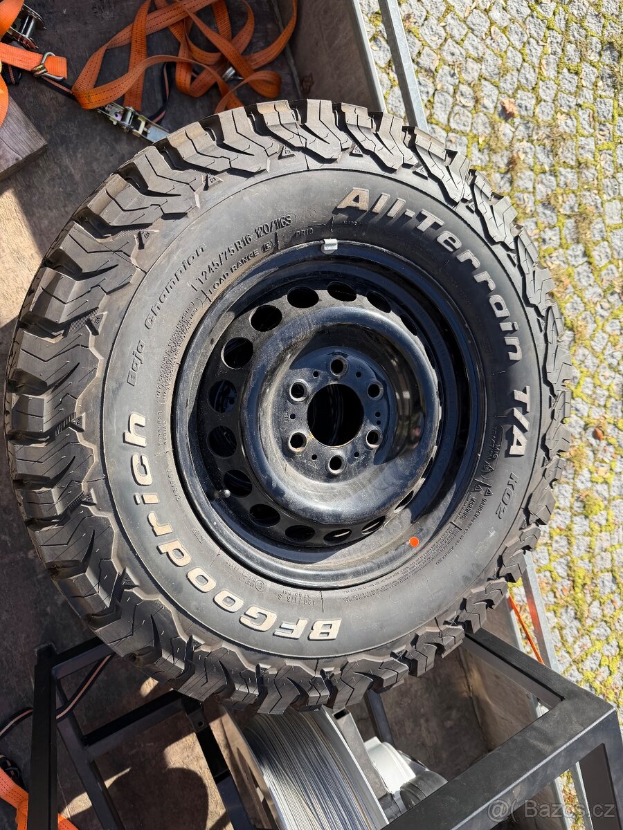 Plechový disk včetně offroad pneu 245/75R16 pro MB Sprinter