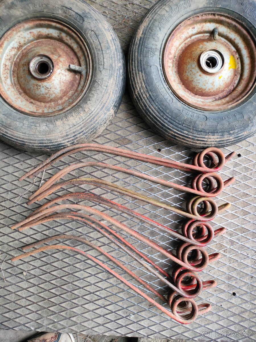 KUHN 280 SHRNOVAČ -- ruzné díly