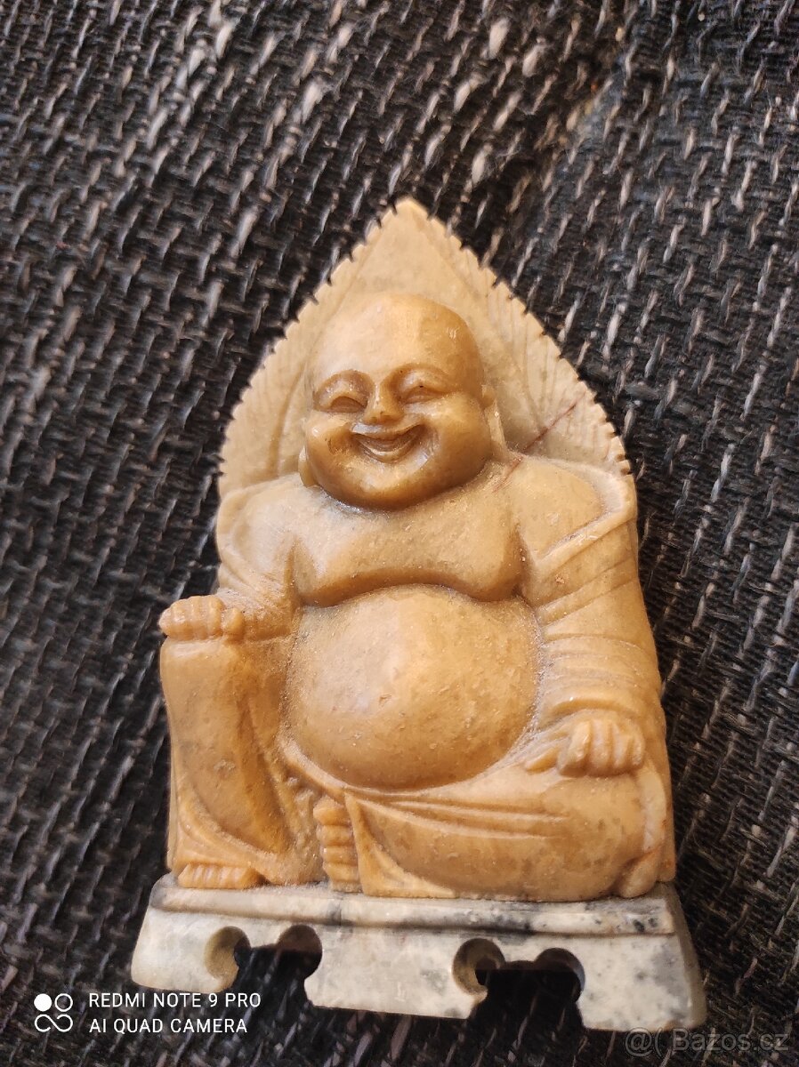 Mastek vyřezávaná soška