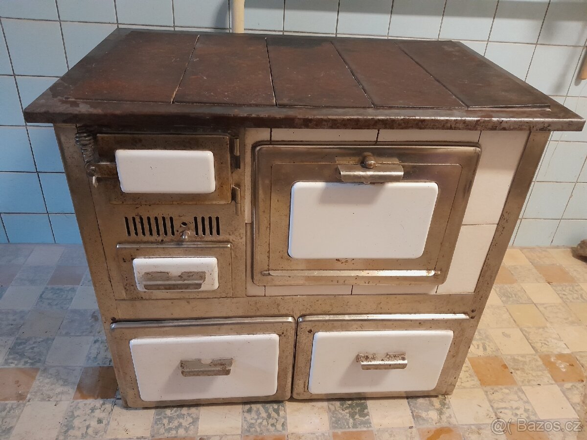 Sporák na tuhá paliva