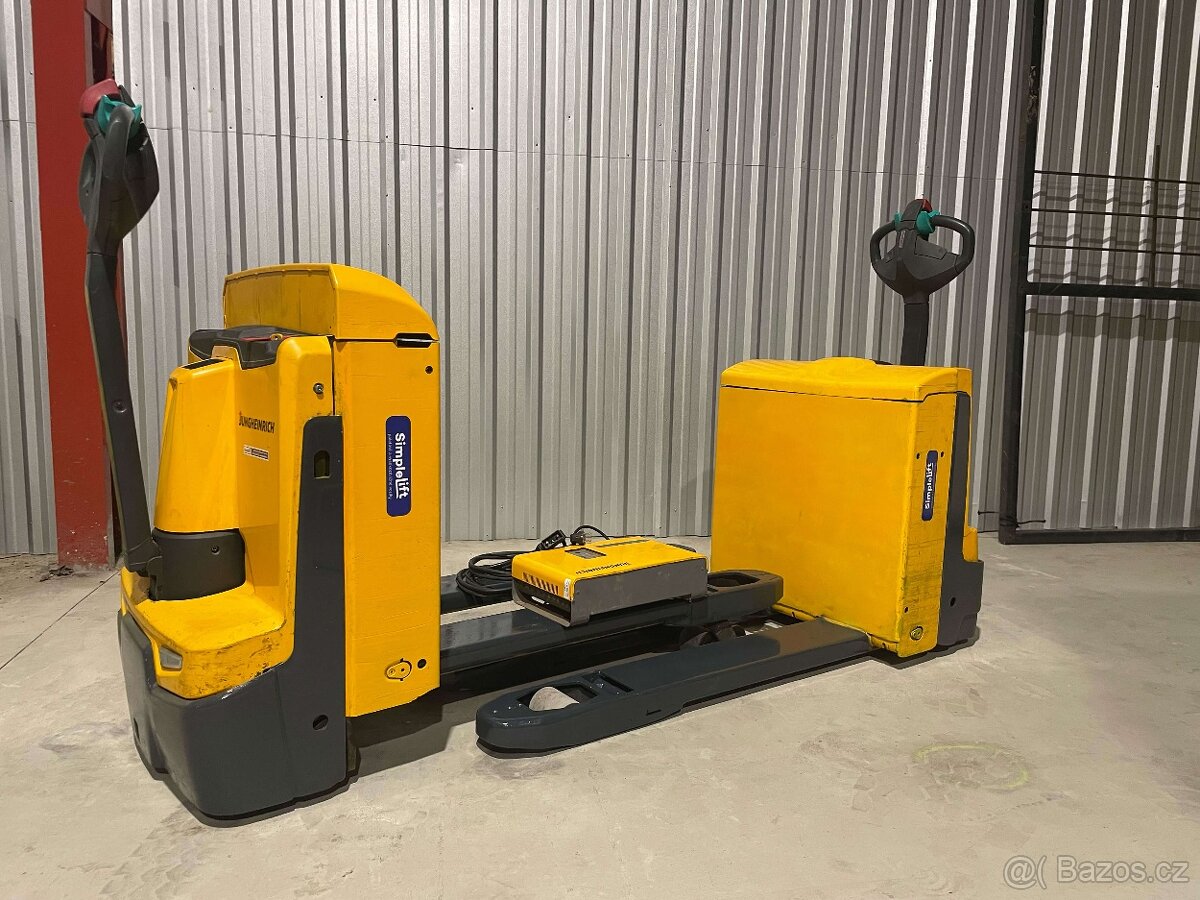 Set elektrických paletových vozíků Jungheinrich