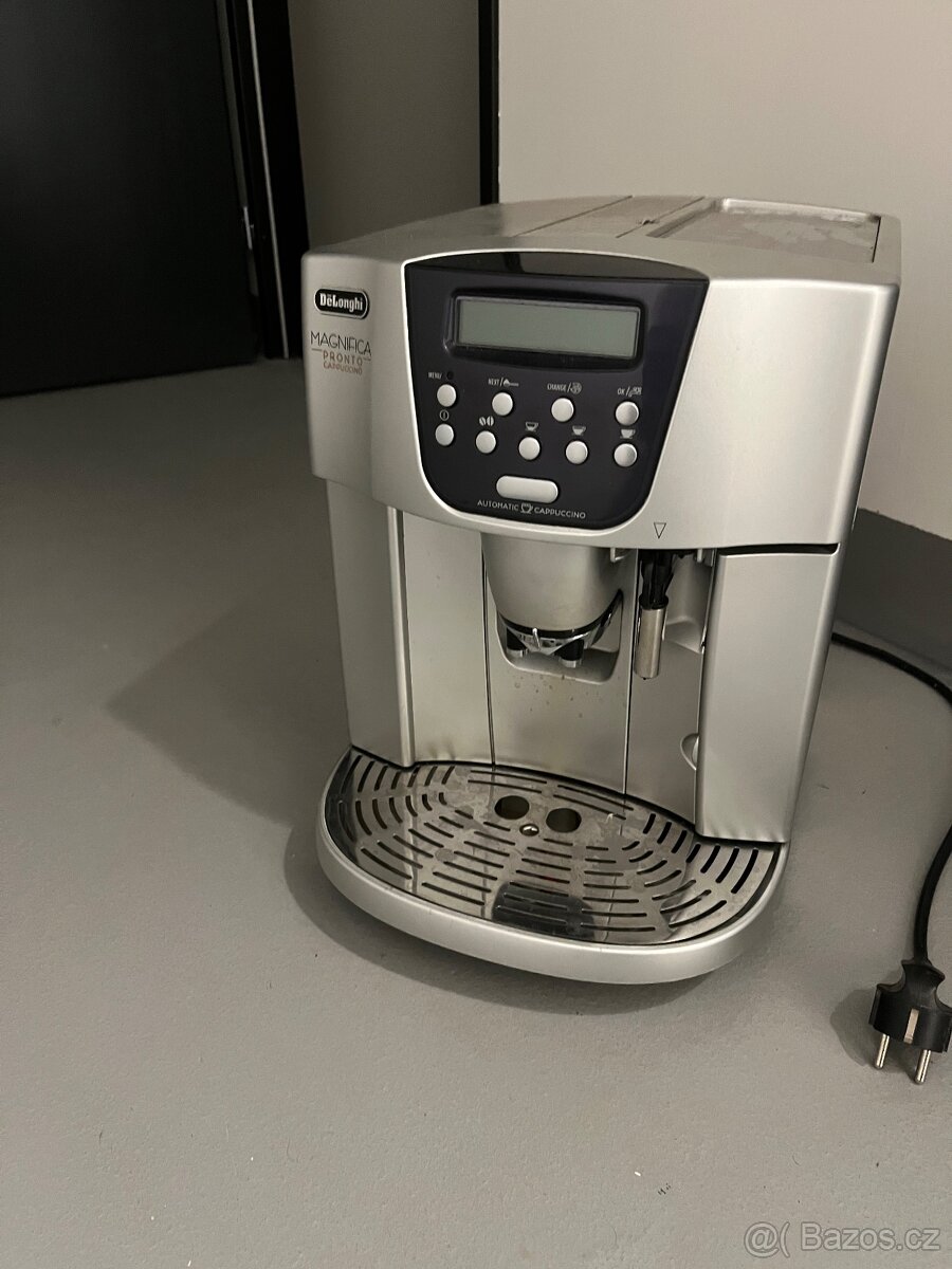 Kávovar Delonghi MAGNIFICA Pronto