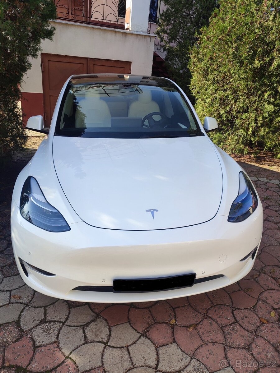 Tesla Y