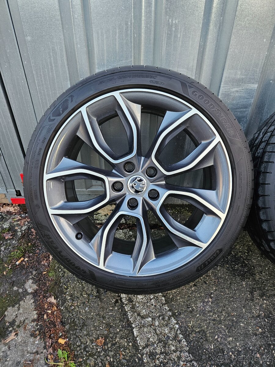 Letní alu kola Crater 19" Škoda Superb 235/40 R19