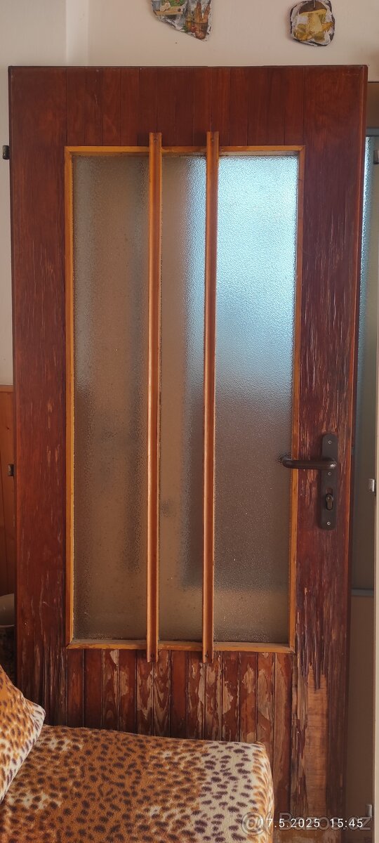 VCHODOVE DVERE PRAVE 80 CM SE ZAMKEM