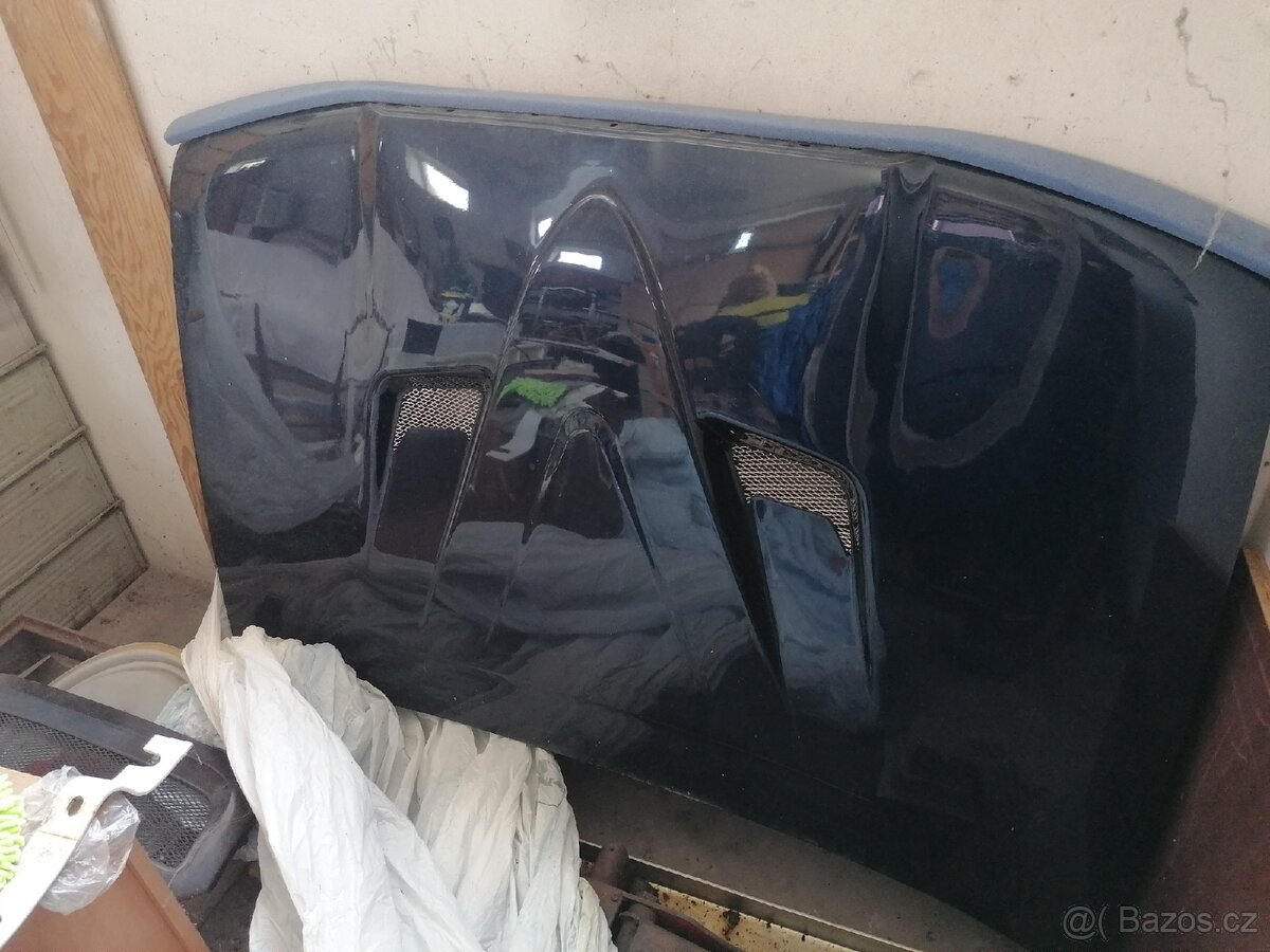 Upravená kapota Octavia 1