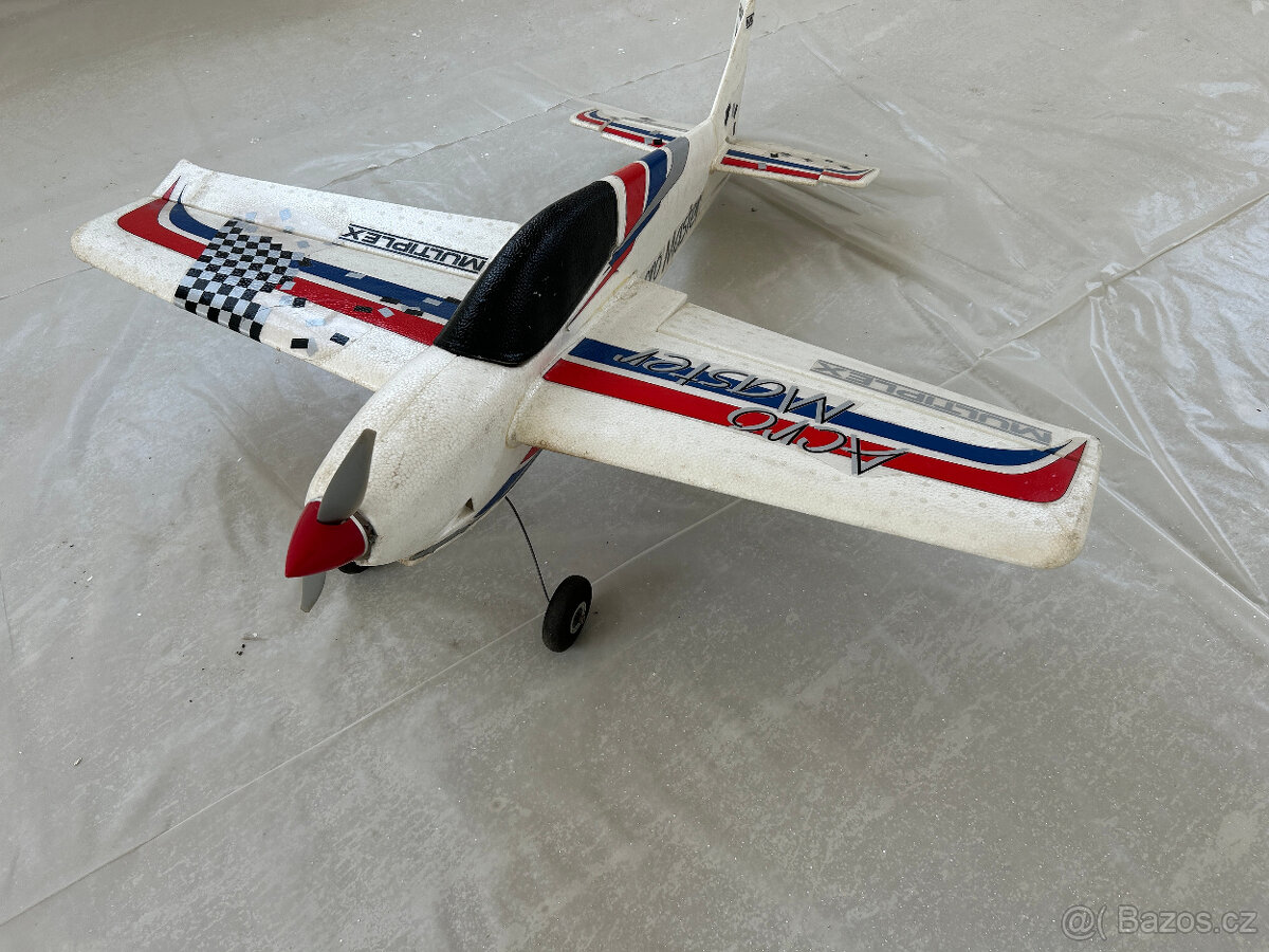RC model letadla Multiplex Acromaster