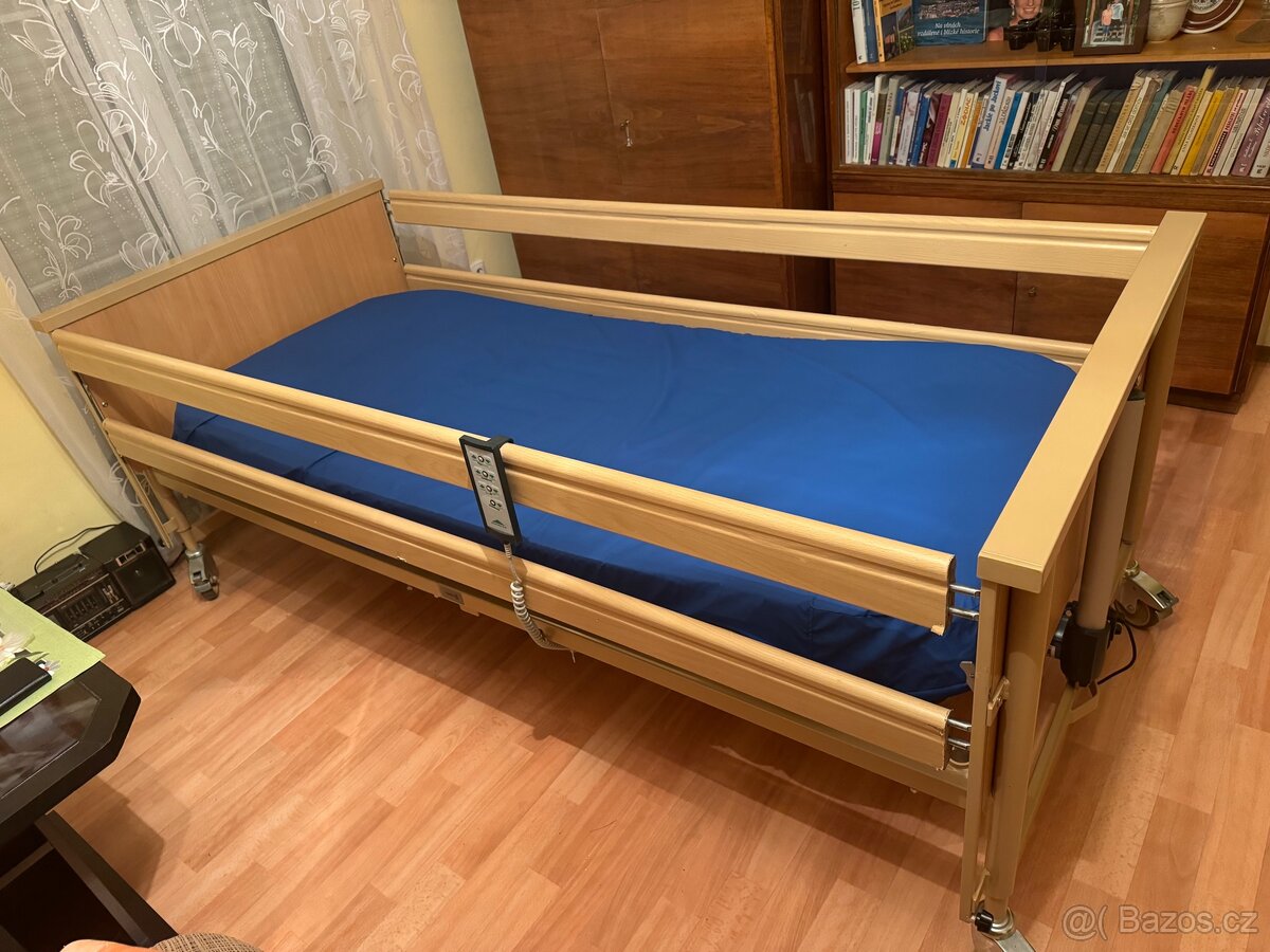 Zdravotní polohovací postel