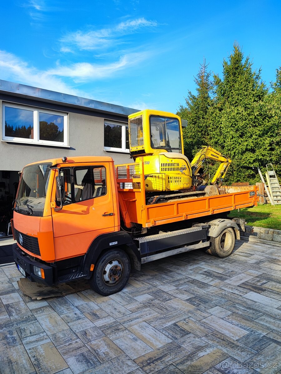 Mercedes 817 kontajner a bagr komatsu