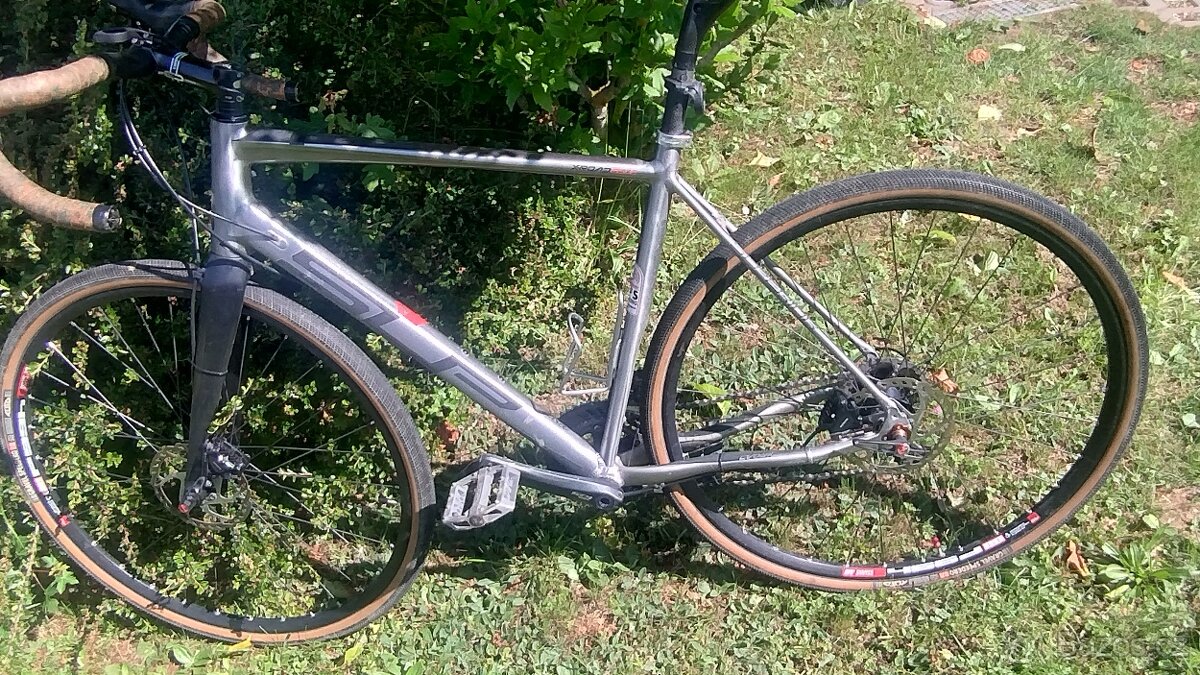 SUP X-Road Gravel kolo