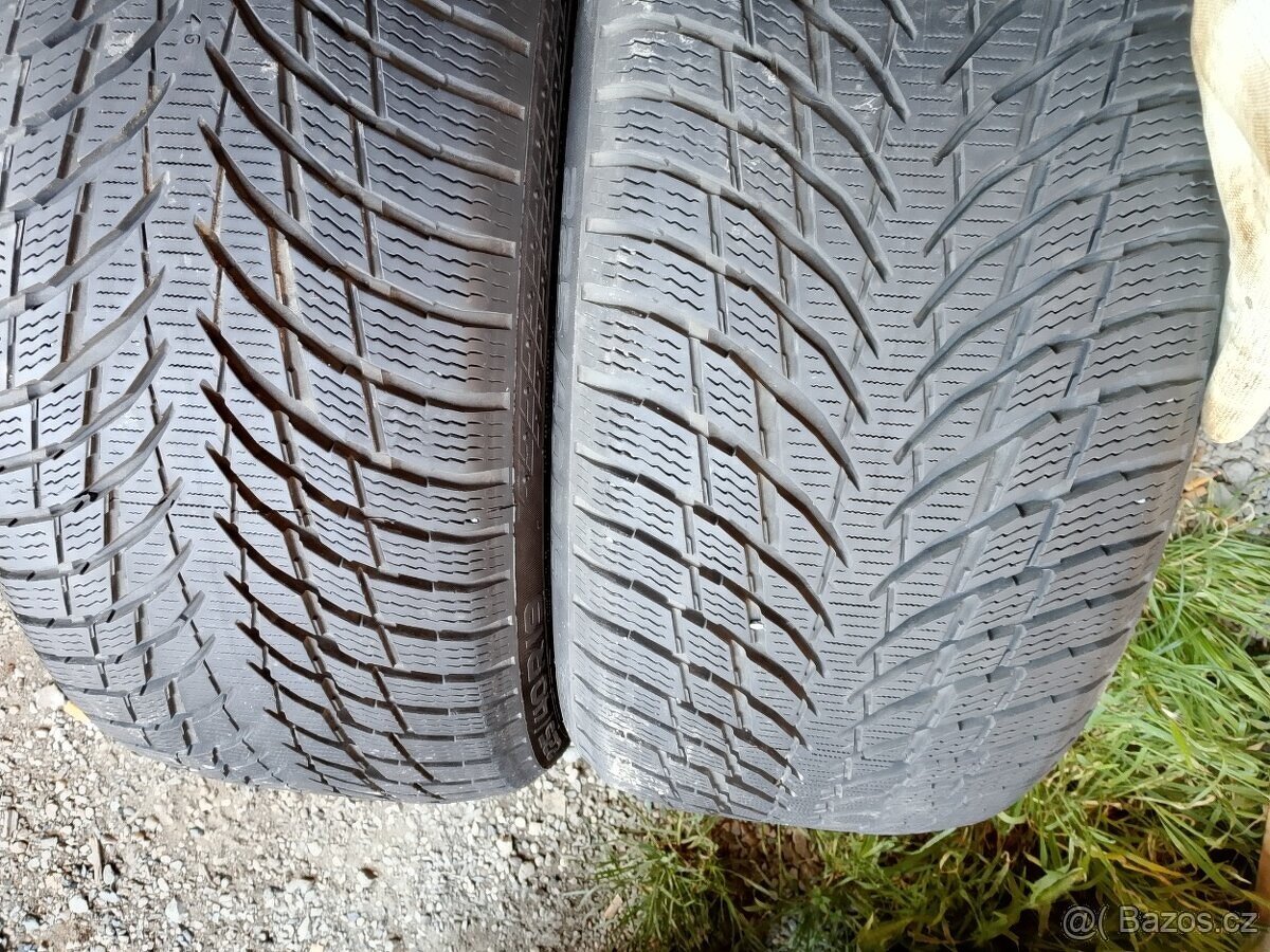 225/40/19 Nokian/Continental - zimní pneu 4ks