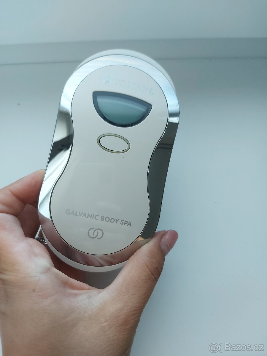 ageLOC Galvanic Body Spa