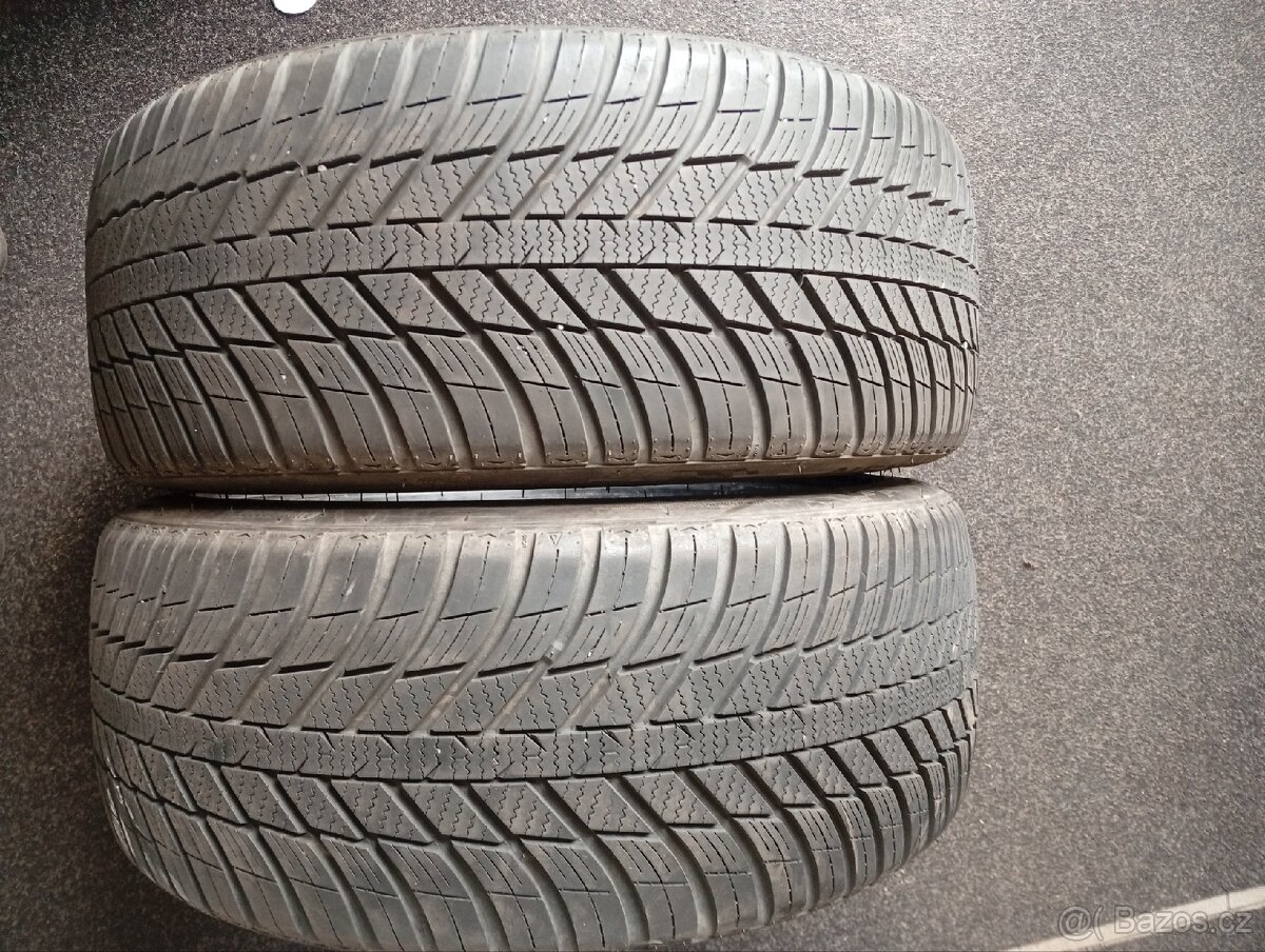 CELOROČNÍ 225/40R18