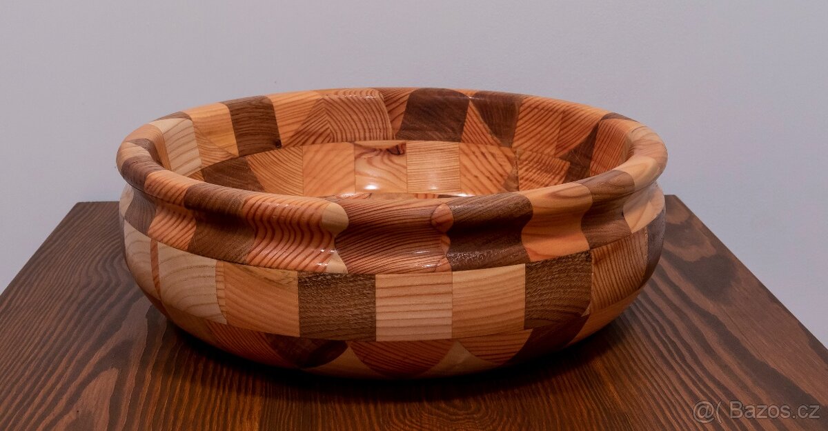 Skládaná mísa ze 4 druhů dřeva