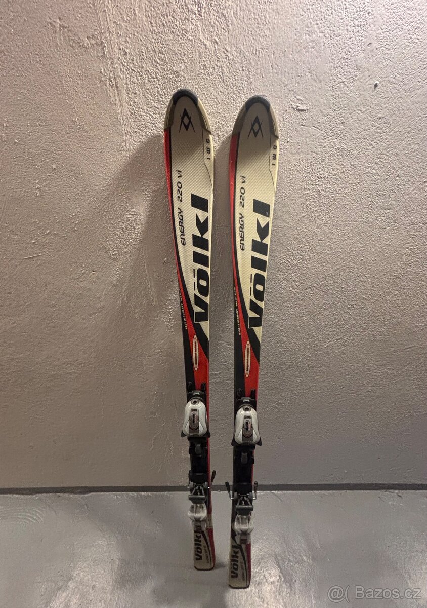 Lyže Volkl, 156 cm + hůlky K2 125 cm