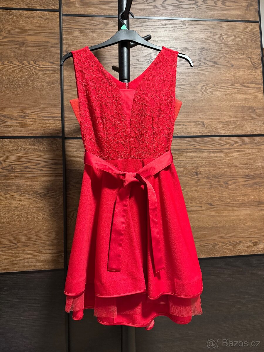 Plesové šaty vel.38