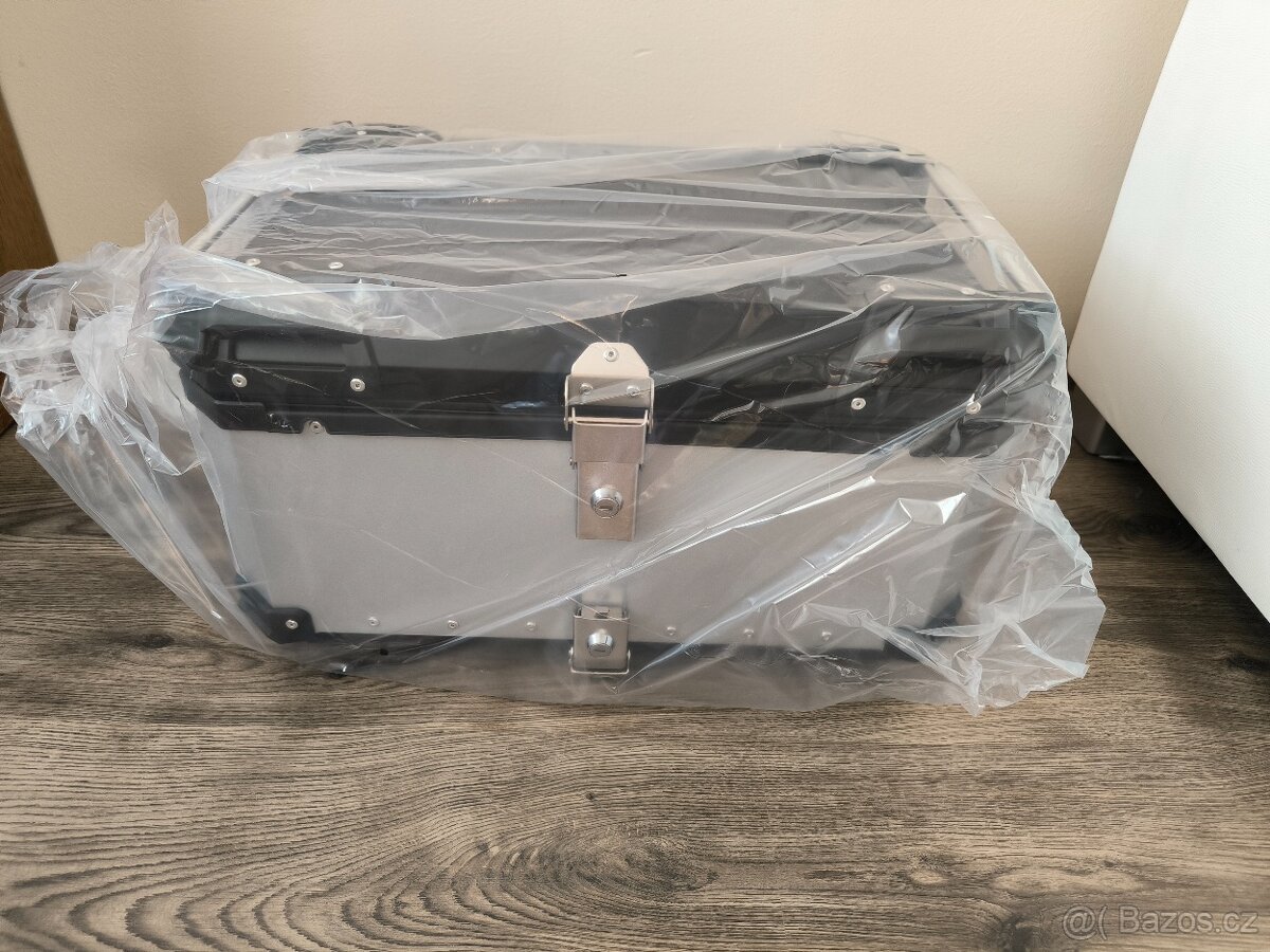 Zadní motokufr TopCase 65L hliníkový stříbrný