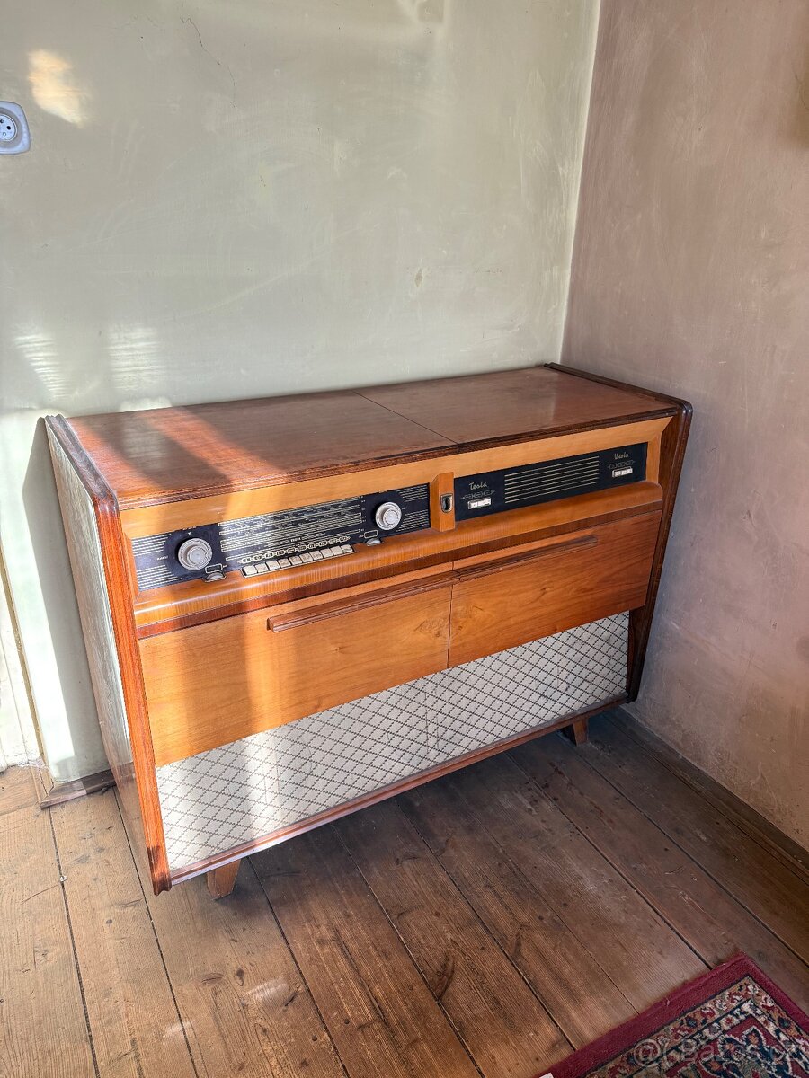 Radio Tesla 1105A Viola