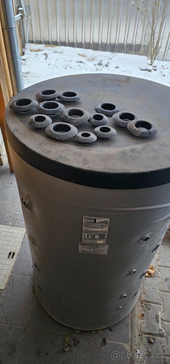 Akumulační nádrž stacionární s izolací 300 l