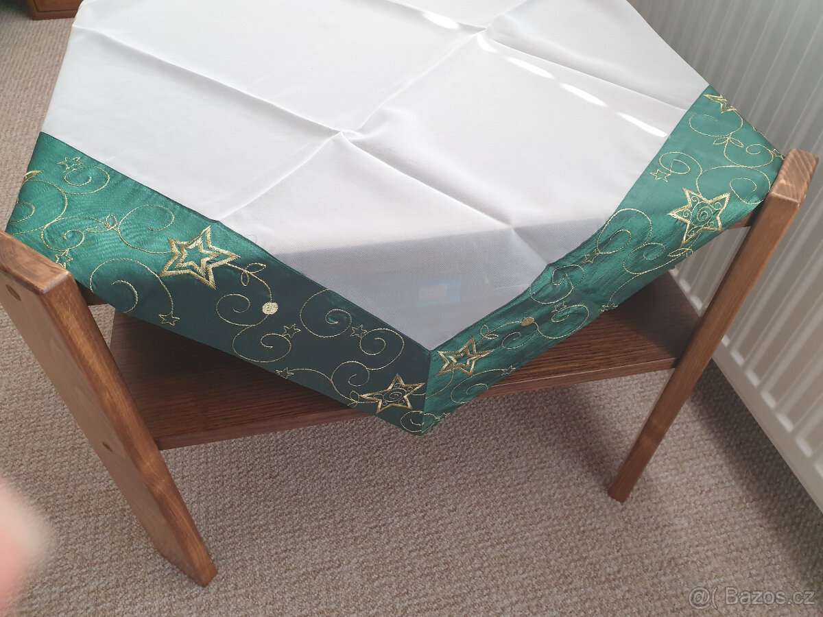 Vánoční ubrusy, zcela nové 4ks, velká sleva