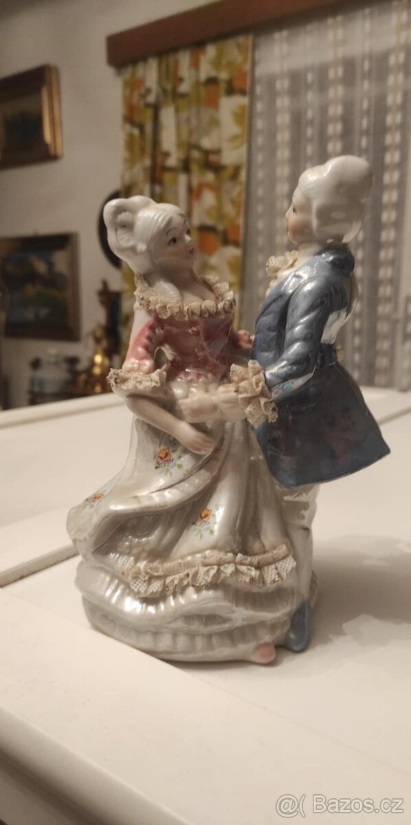Porcelánová figurka tanečníků, perleť