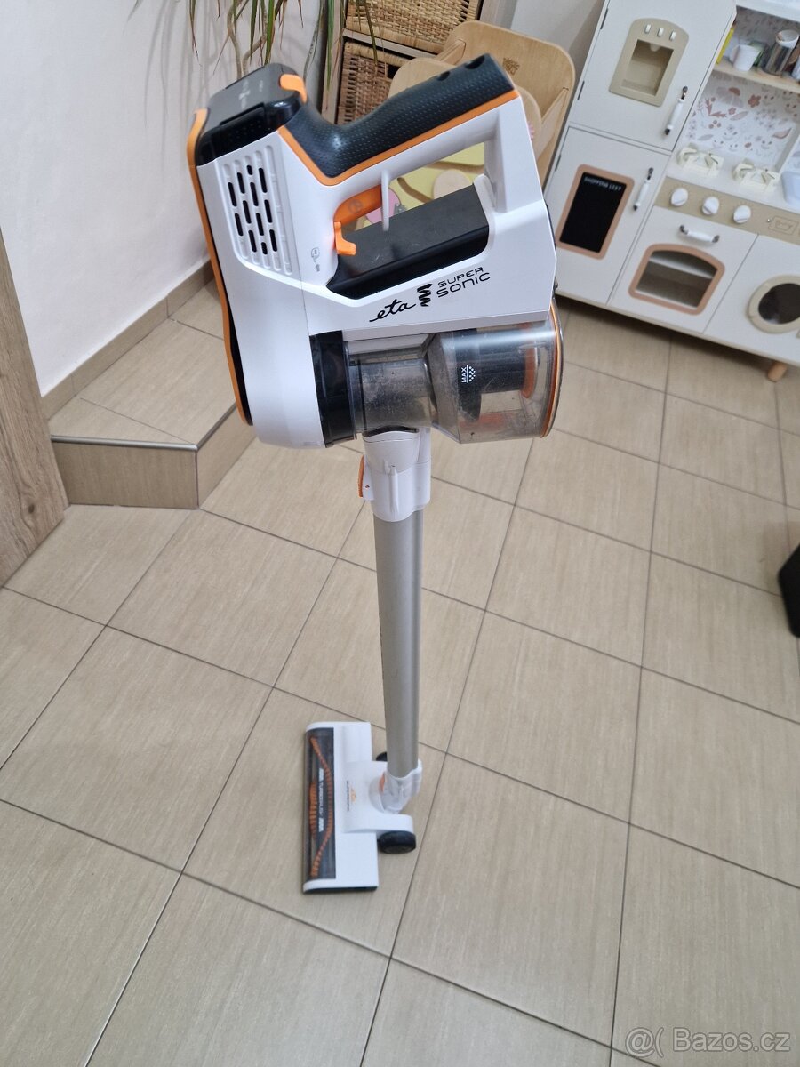 Tyčový vysavač ETA Supersonic 1231 - A