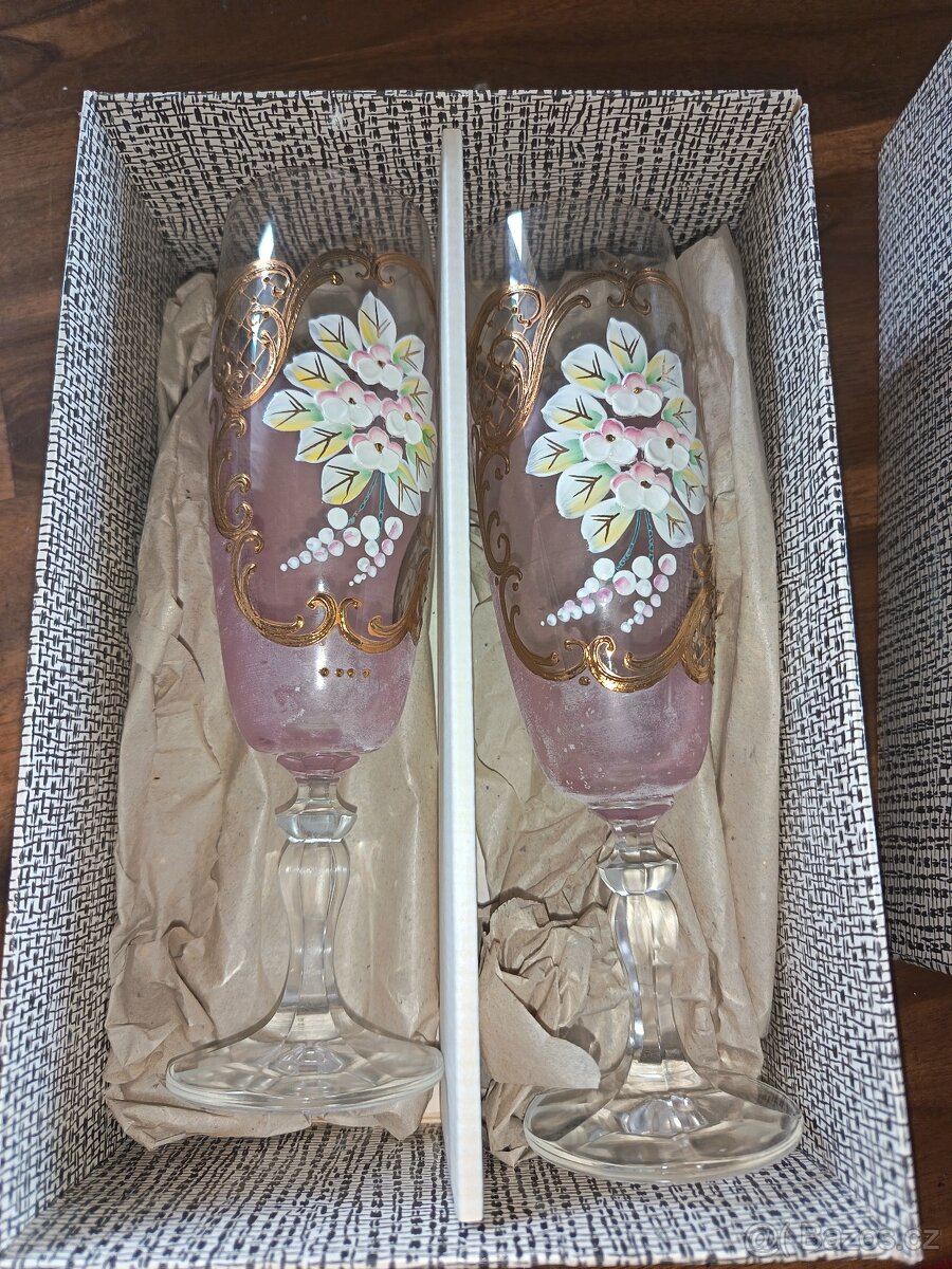 Staré skleničky na sekt