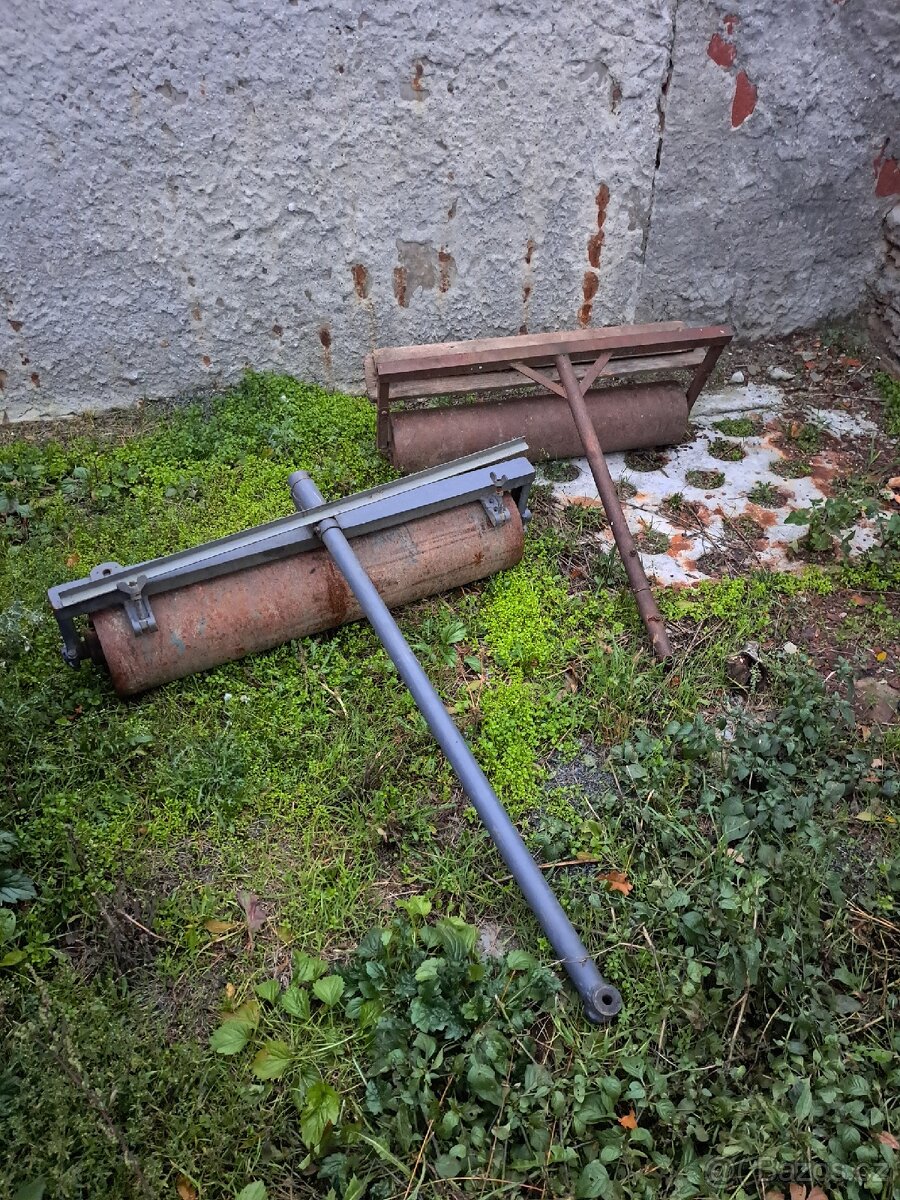 Válec za traktor (tera vari, mounfild)