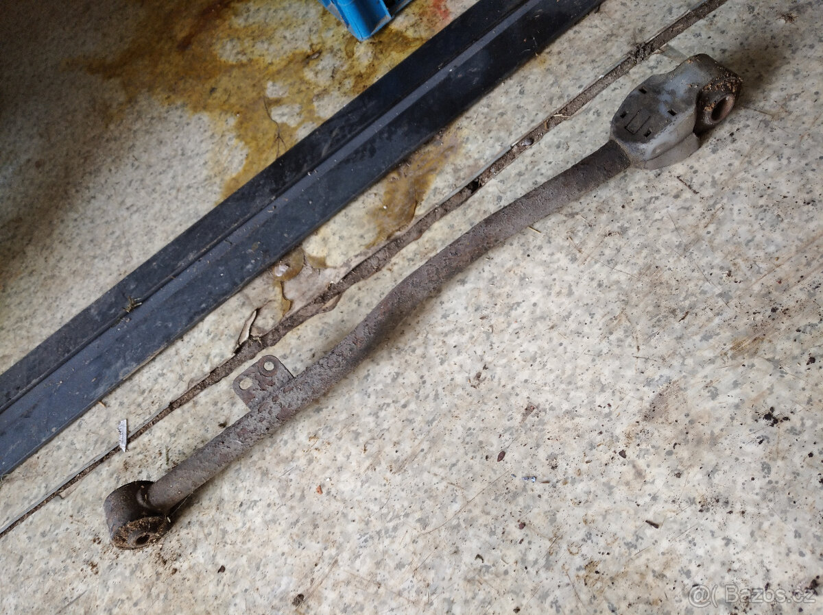 Mazda 323F Tyč zadní náprava