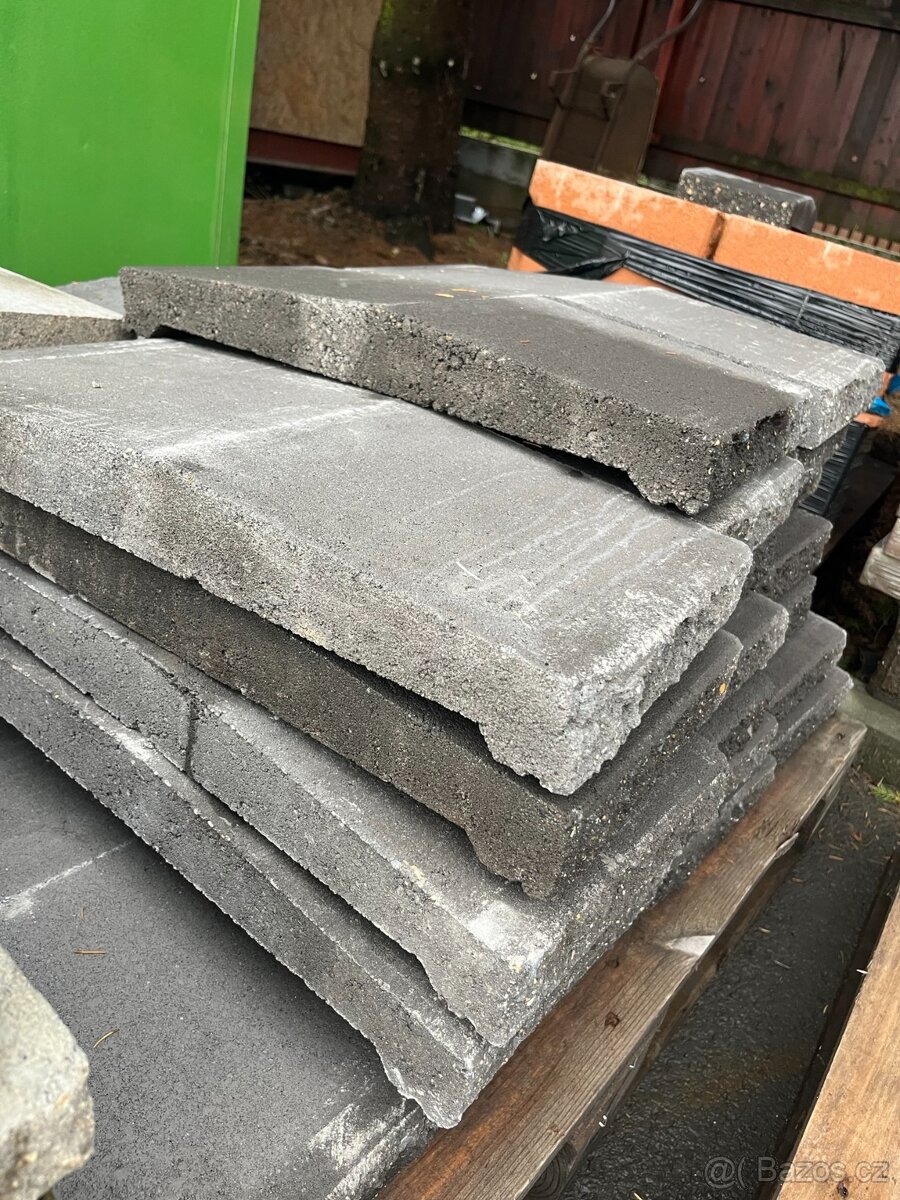 Stříška štípaná ZDV 400 černá