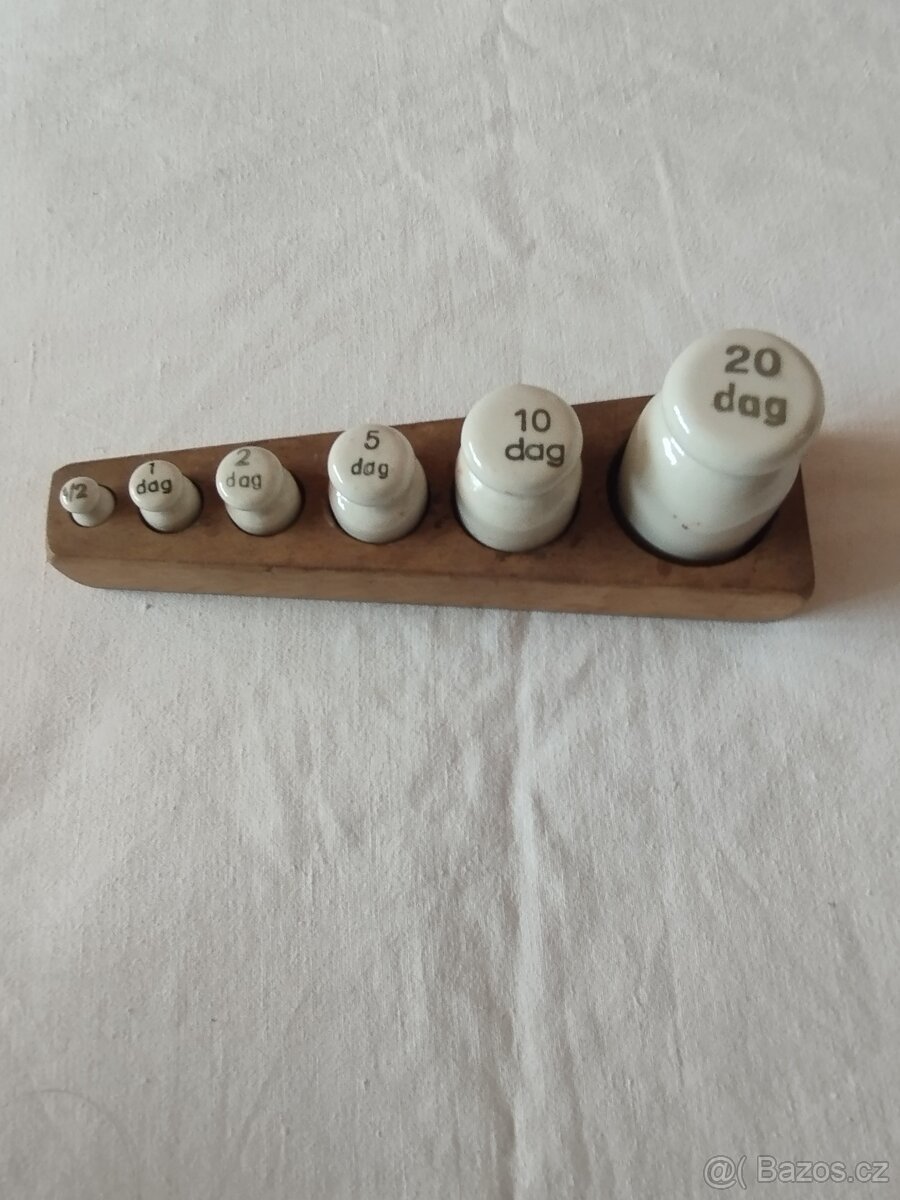 Staré porcelánové závaží