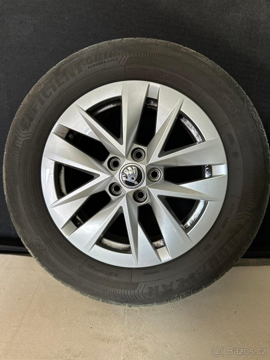 Originální kompletní sada letních kol Fabia 4 - R15 | 5x100