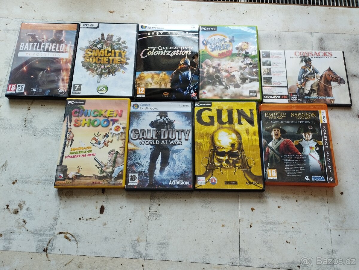 9 pocitacovych her na CD (call of duty, total war Napoleon..