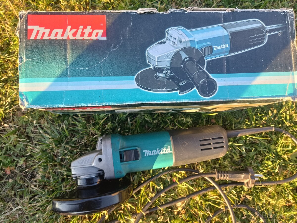 MAKITA 9558HN Úhlová bruska