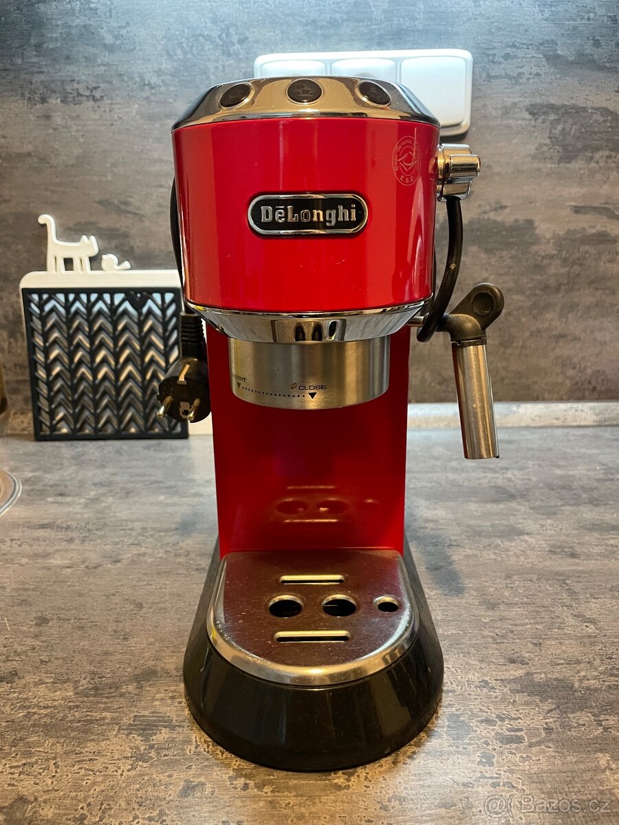 Pákový kávovar DeLonghi