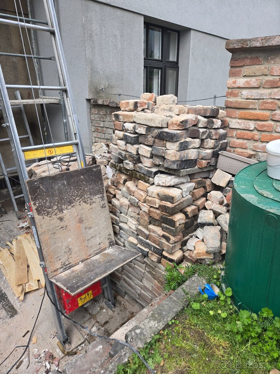 Střešní tašky, cihly