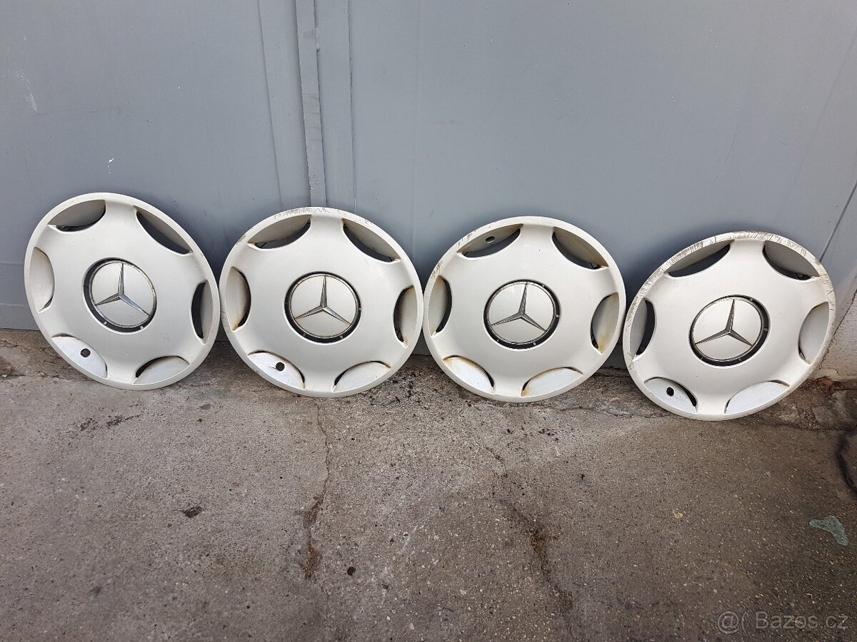 Kryty kol 15 " Mercedes Benz