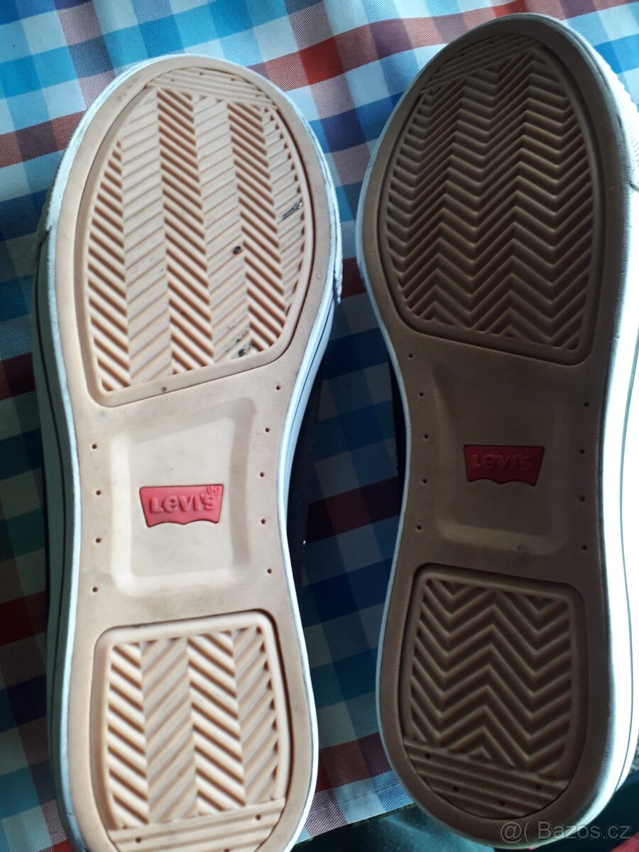 Levis