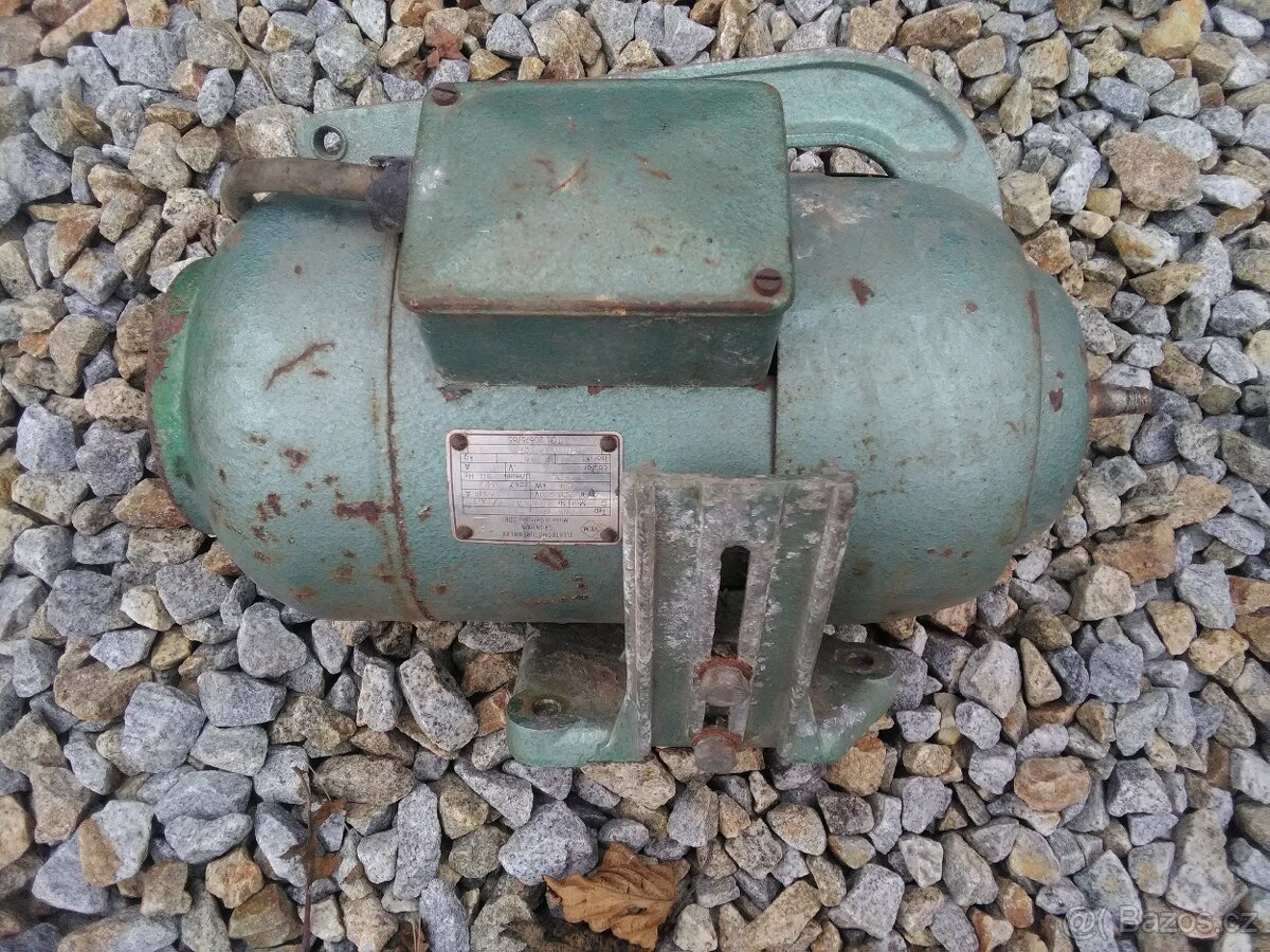 Starší třífázový motor 0,4 kW, 2820 ot./min. s brzdou
