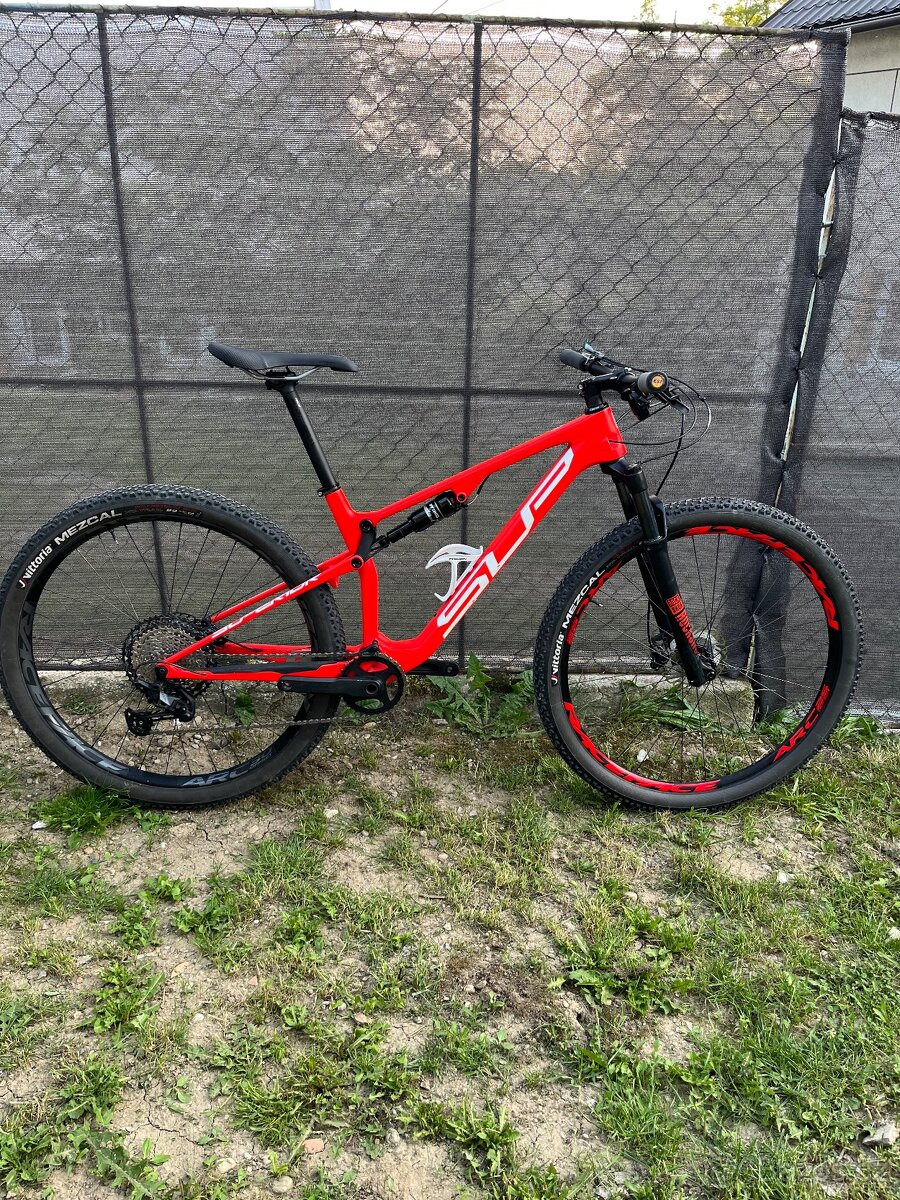 Superior XF 929 TR