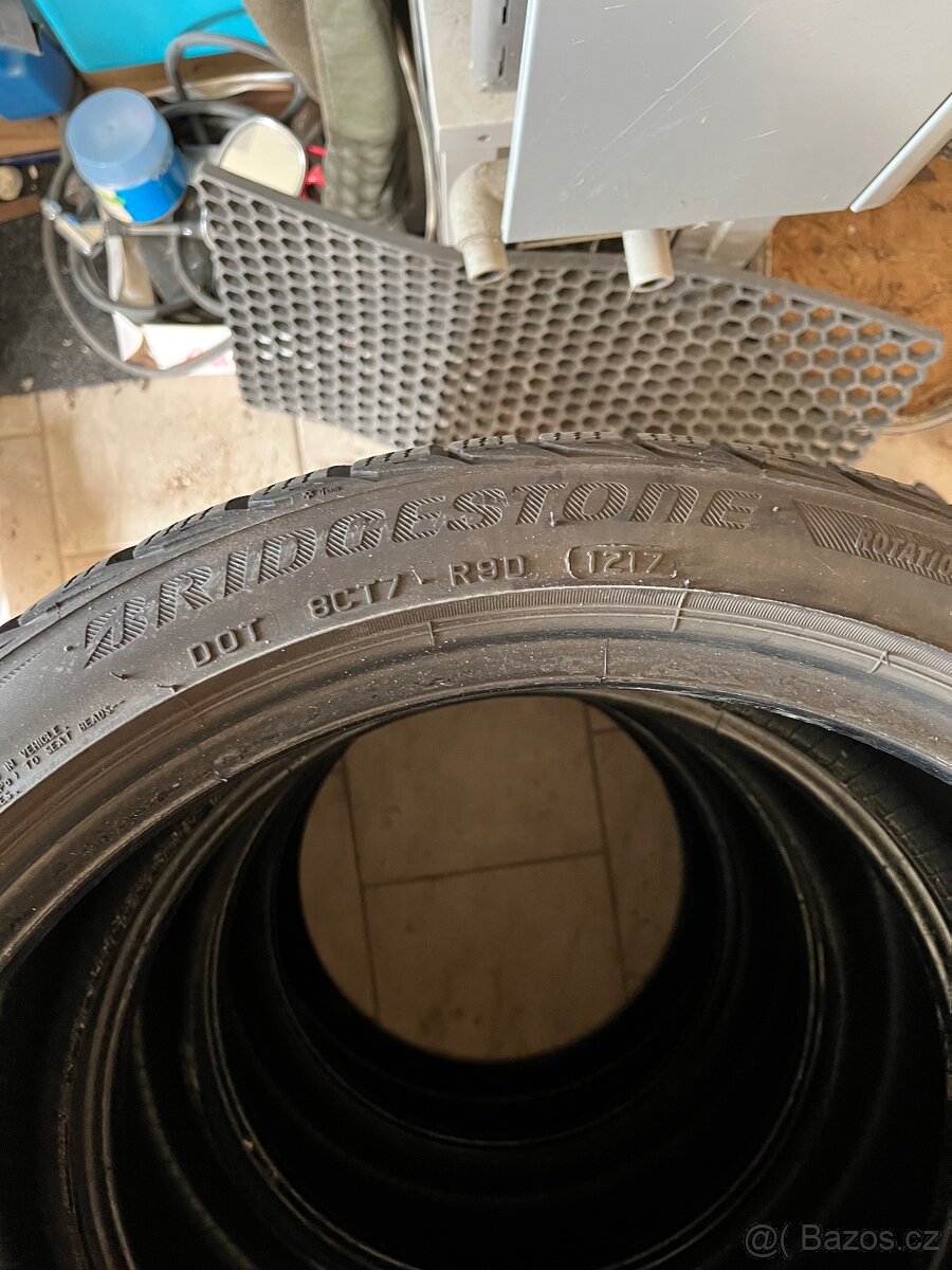 Zimní gumy 225/40 r18 Bridgestone