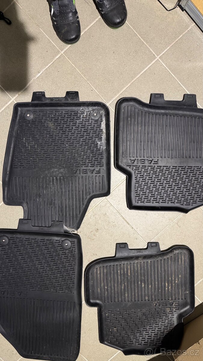Gumove koberecky Fabia (18-21) jako nove
